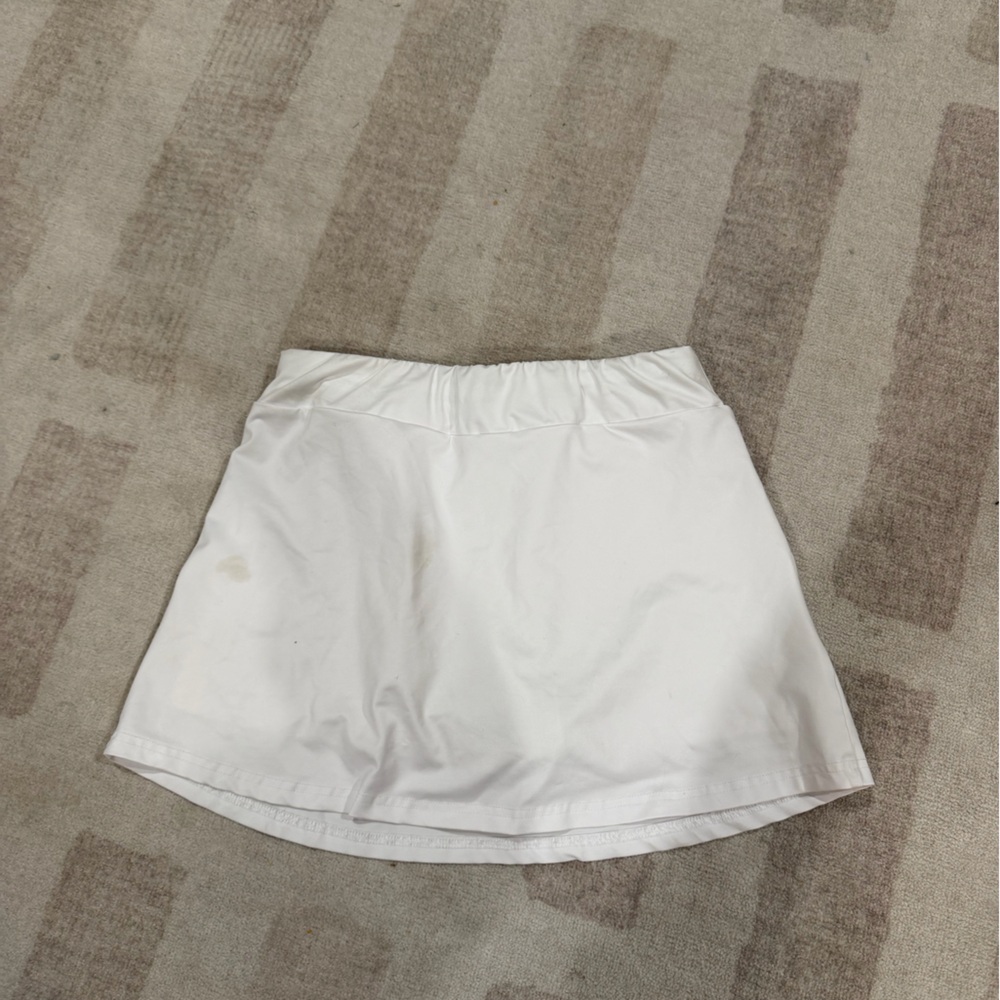Amazon Essentials White Tennis Skirt. Size small